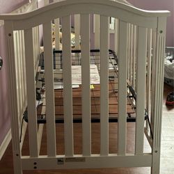 Baby Crib with Mattress