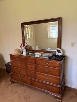 MUST GO MARCH 9 MORNING Vintage Dresser