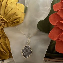 MOROCCAN FLOWER FILIGREE PENDANT 