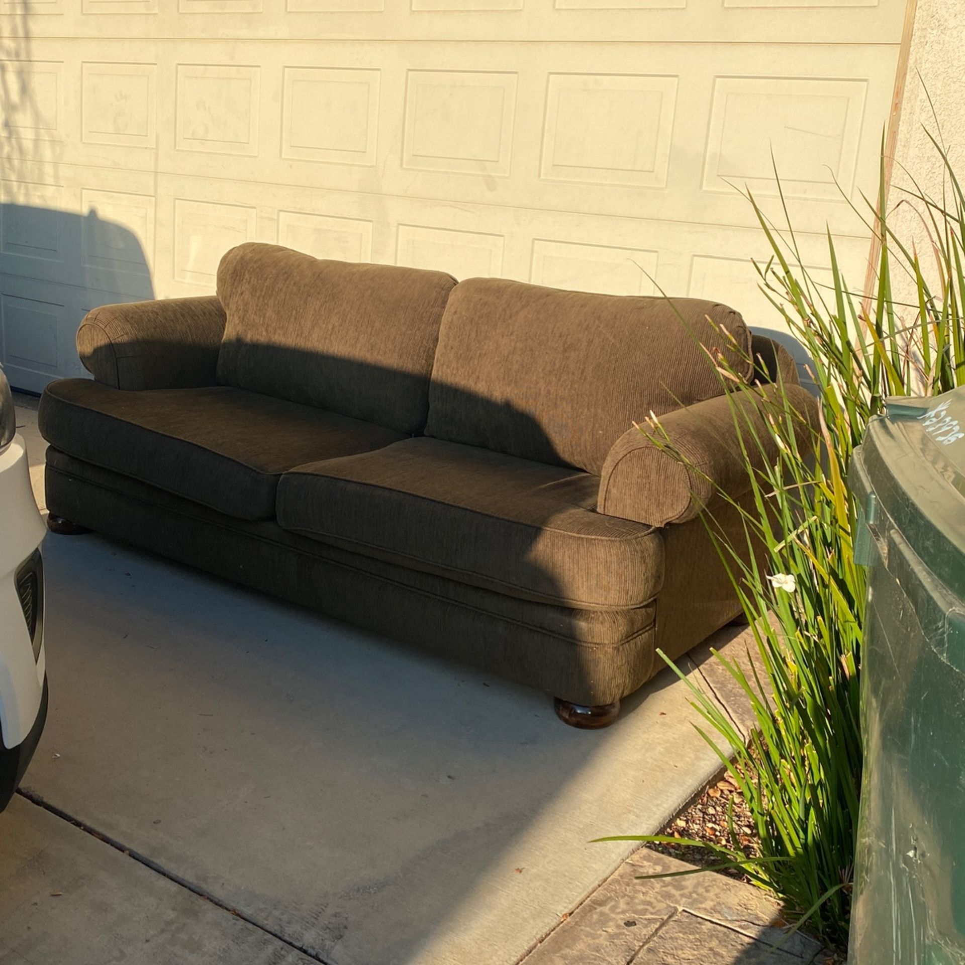 Gently Used Matching Couch And Loveseat 