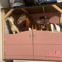Our Generation Horse Barn Playset + 2 Horses 