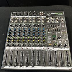 PRO FX 12 v3 MACKIE MIXER  12 CHANNEL PROFESSIONAL EFFECTS-USB Con su caja case 