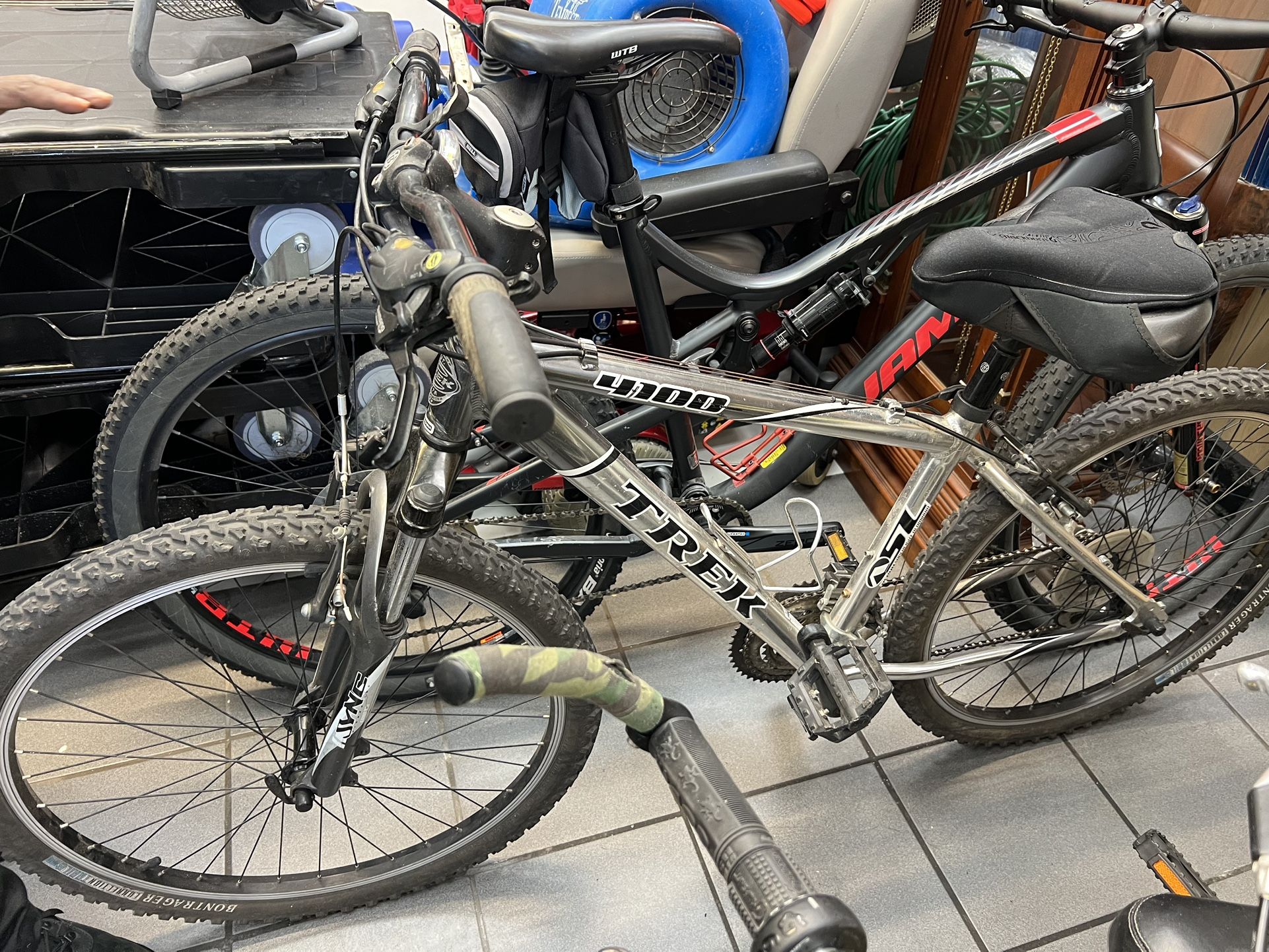 Trek 4100 Aluminum Mountain Bike Bicycle 26”