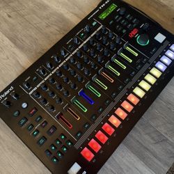 Roland TR-8S Rhythm Performer Drum Machine