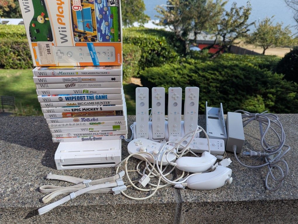Nintendo Wii Console Bundle – Controllers & Games Included