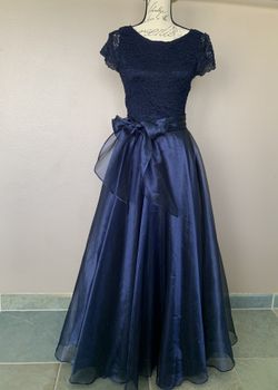 Navy Bridesmaid/prom/formal Gown/dress, USMC Ball, Size 8, Like New