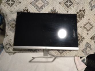 HP 27es 27” IPS Monitor – Ultra Slim Full HD 1080p – HDMI VGA