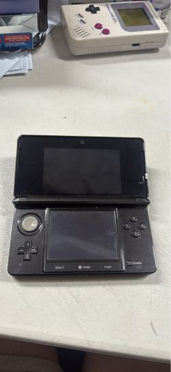 original Nintendo 3DS in Cosmo Black.