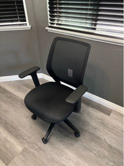 Computer Black Rolling Chair