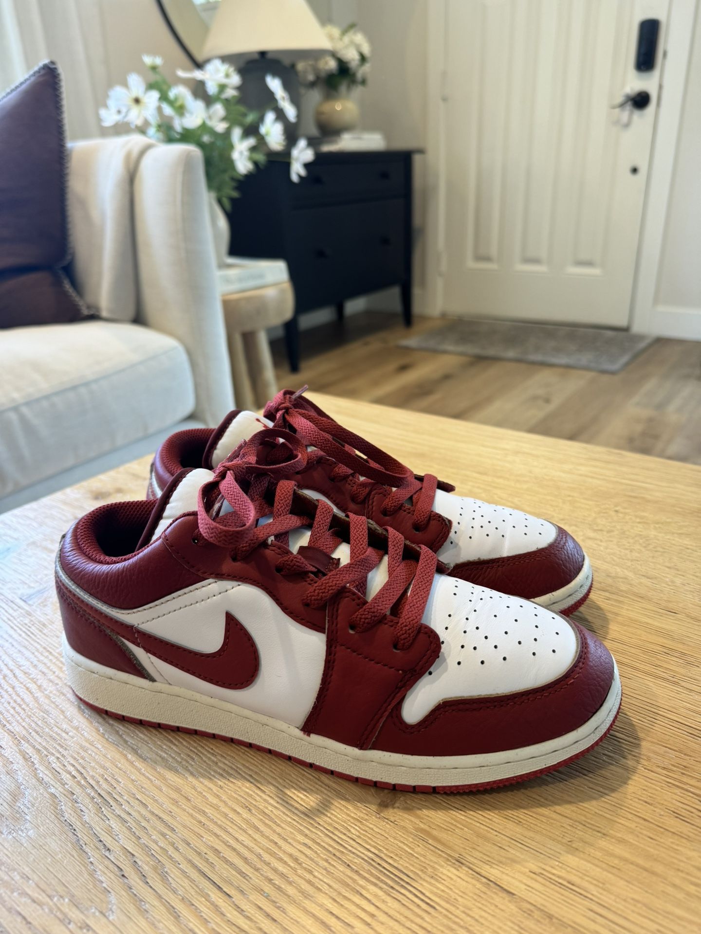 Air Jordan 1 Low SE 'Dune Red Boys Size 7