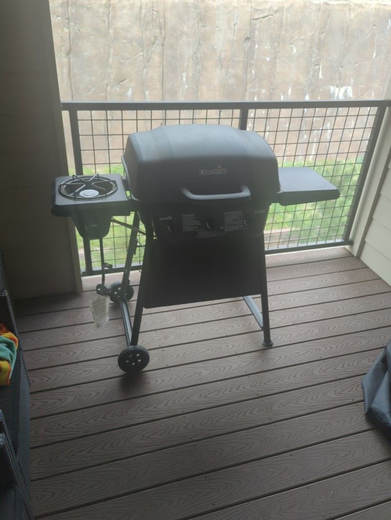 Char-Broil 3 Burner W/ Side Burner BRAND NEW NEVER USED. Includes Grill Tools And Cover