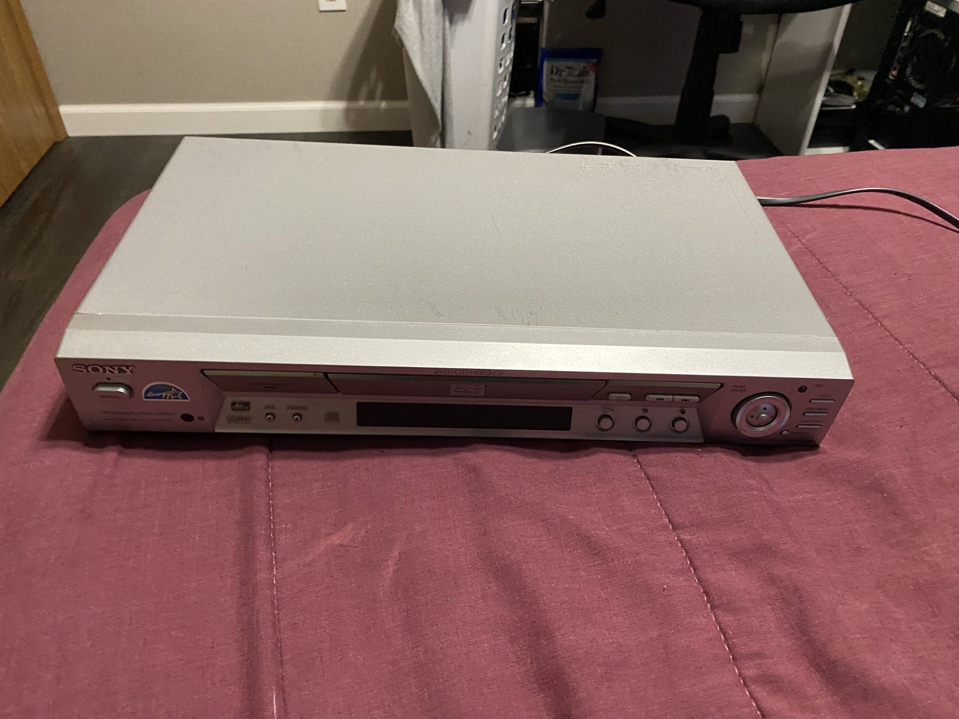 SONY CD/DVD PLAYER MODEL NO. DVP-NS7000P