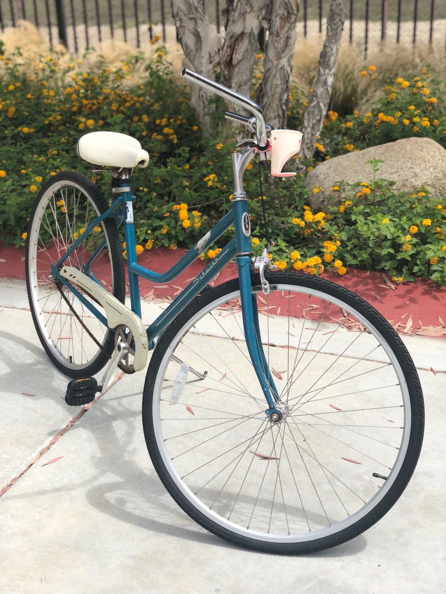 2012 Schwinn Jenny 1 Bike for Sale in Costa Mesa CA OfferUp