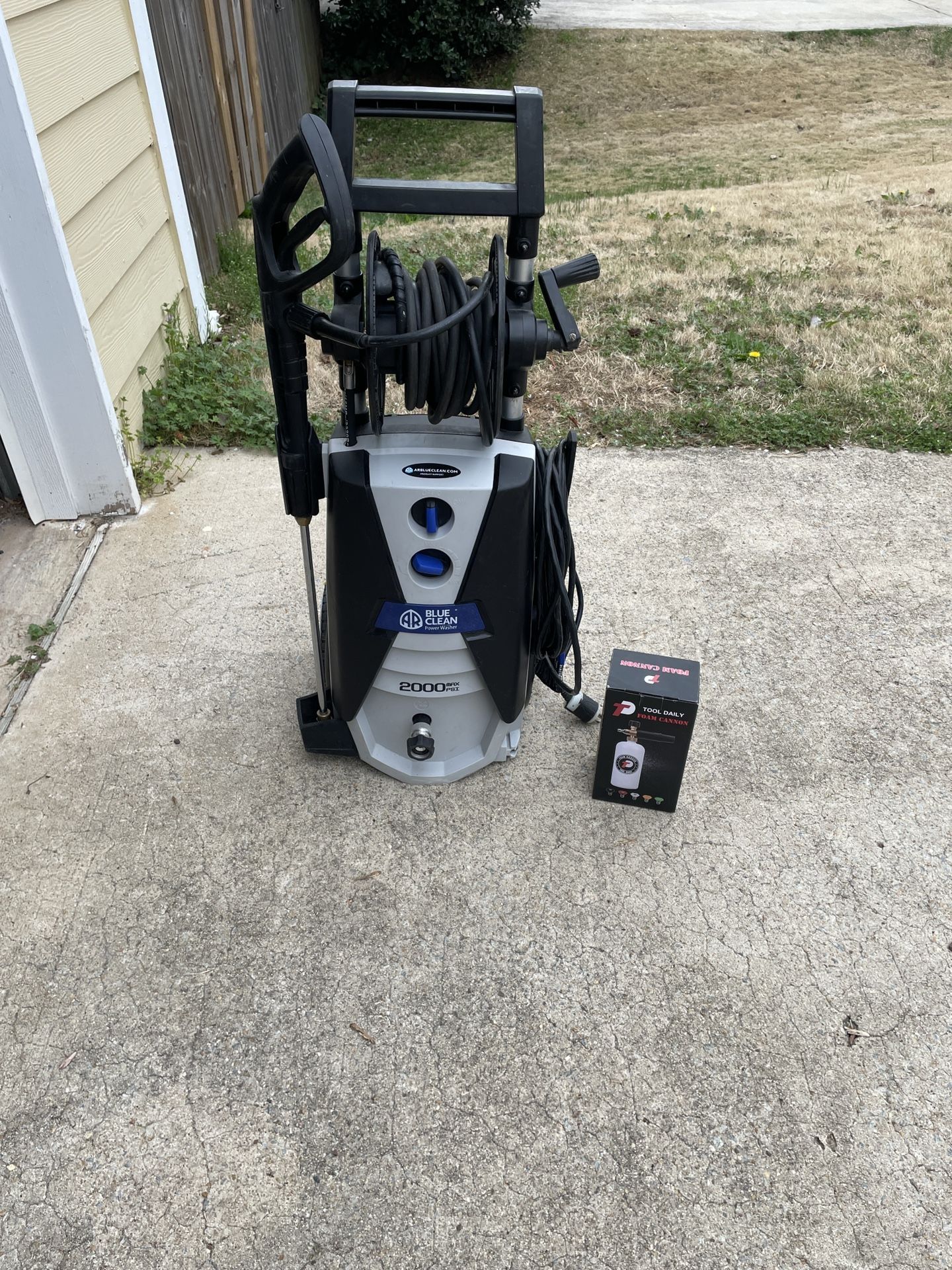 2000 PSI Electric Pressure Washer