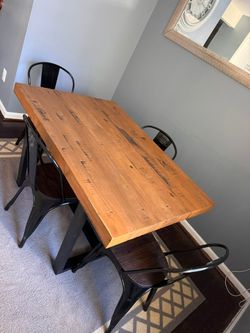 Dining Table & Chairs (dining room)