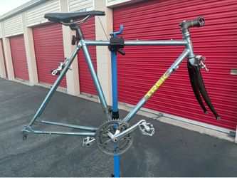 Trek 330 road bike frame with carbon fork