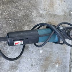 Makita For $120.00 CASH ONLY PICK UP ONLY ALL SALES ARE FINAL