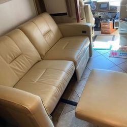 Rest Easy Electric RV Sofa Sleeper with Ottomans, Wheat Color, excellent cond. PLUS Satellite