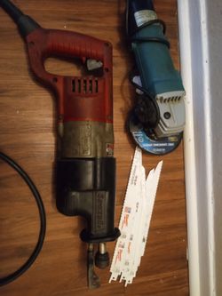 Soso Grande Milwaukee Y Graniadora No Es De Marca  Pero Funciona Bien Y 8 Hojas Para El Soso $35 