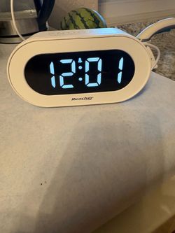 ‼️$5‼️Reacher LED Digital Alarm Clock Snooze - Adjustable Volume, Brightness
