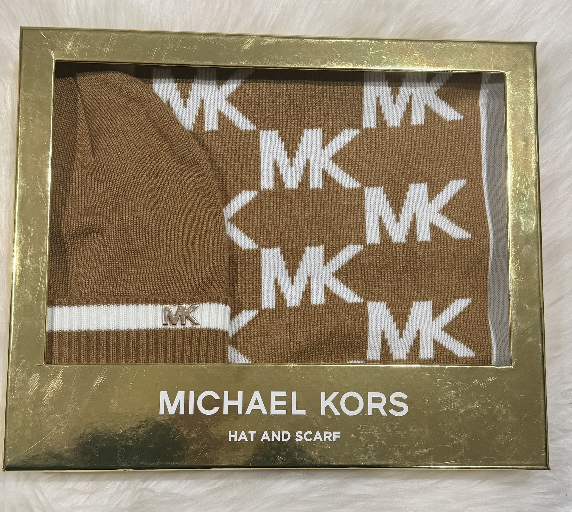 Michael Kors Hat & Scarf 🧣