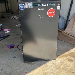 Mini Fridge 