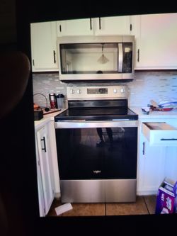 Whirlpool, Stainless Steel Electric, Smooth- Top range &  Over- the-Range, Microwave combo.