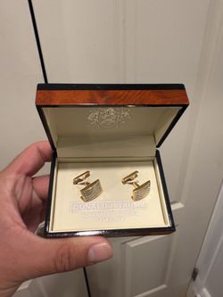 Official Donald J. Trump Signature Collection Cufflinks Gold Tone with Wooden Box