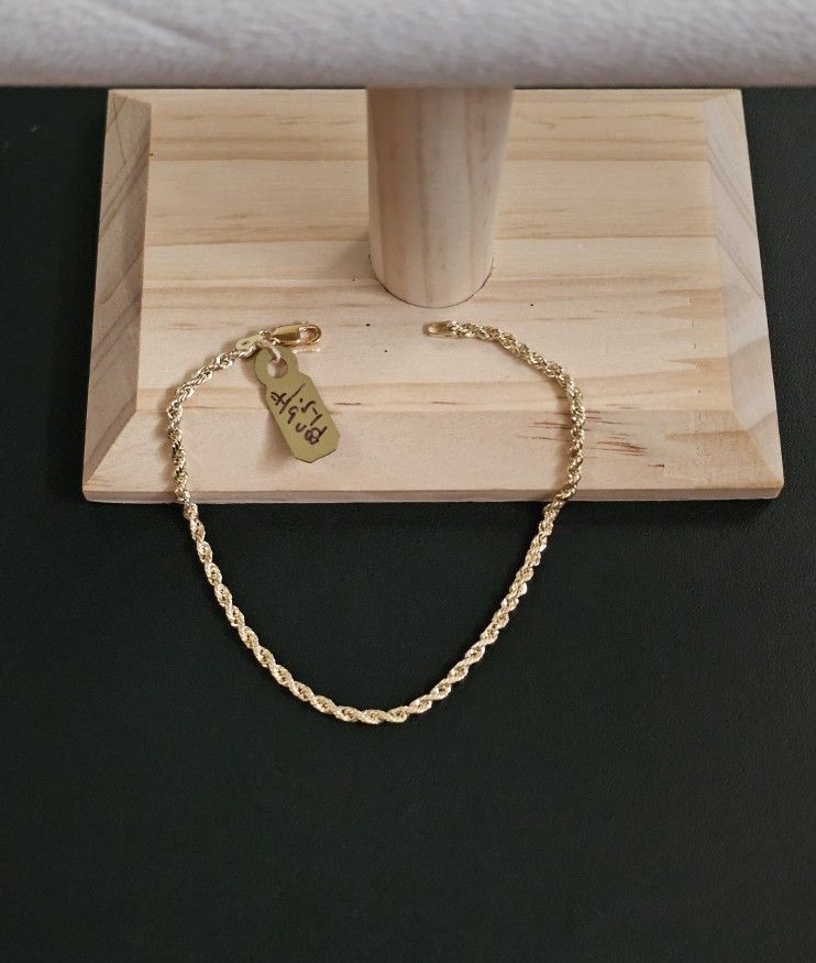 14k Gold Bracelet 7 Inch