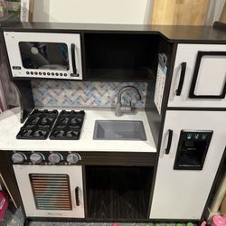 Play Kitchen 