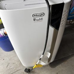 DeLonghi Penguin Portable AC Unit