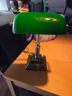Desk lamp
