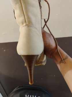 Women's shoes