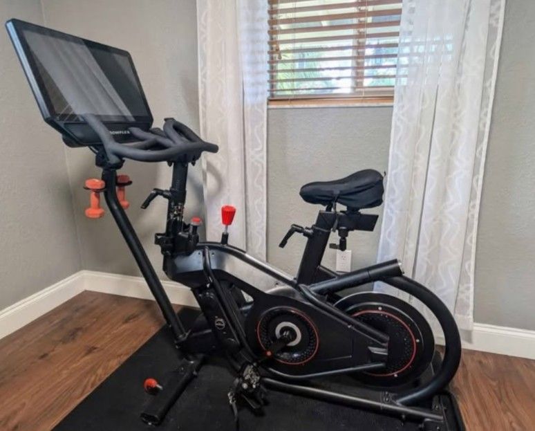 🚴♂️ Bowflex VeloCore 22” Indoor Bike – Lean Mode + HD Touchscreen + Floor Mat! 🚴♀️