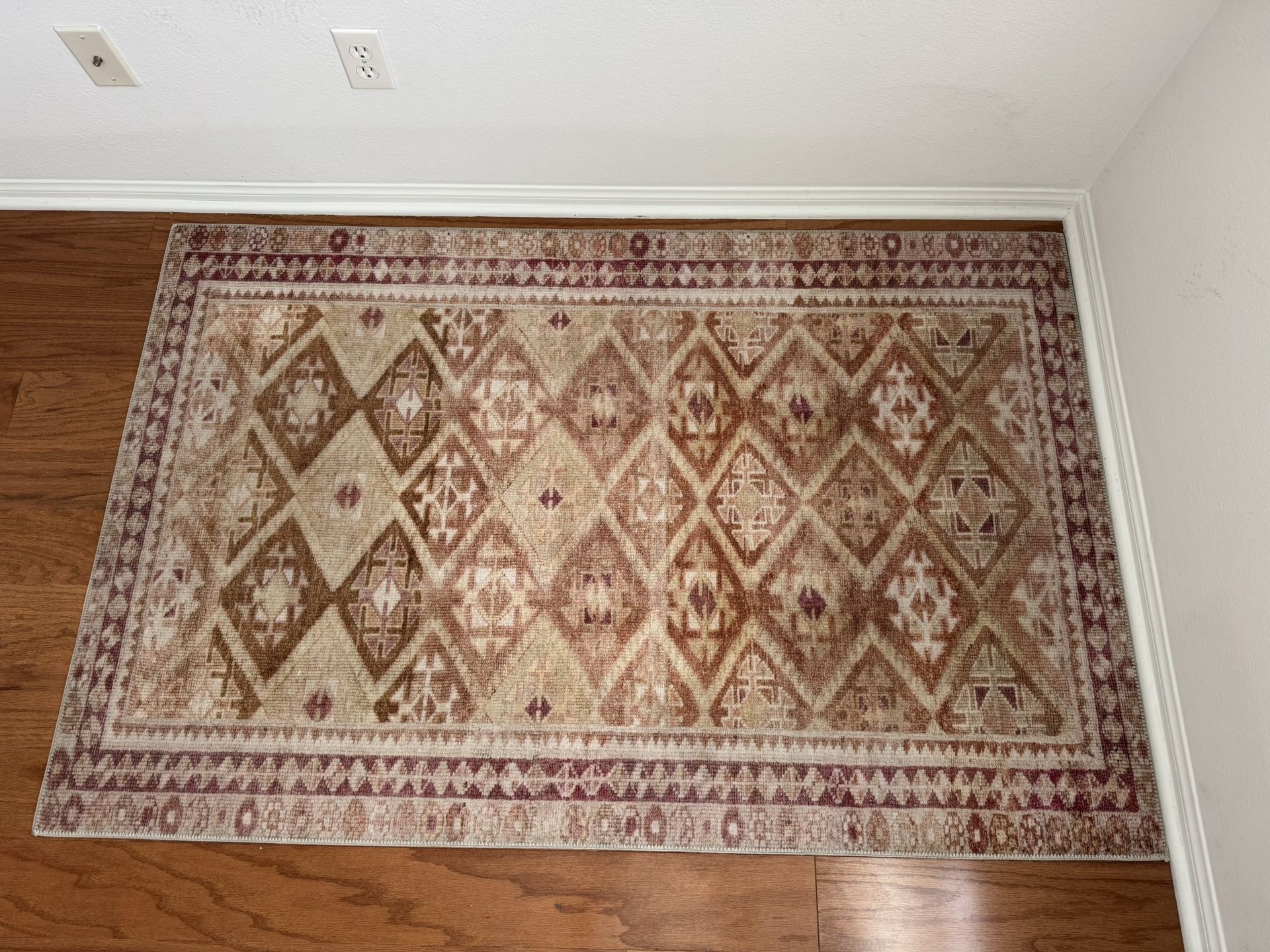 Vintage-inspired Distressed Accent Rug