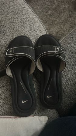 Women’s Nike sandals