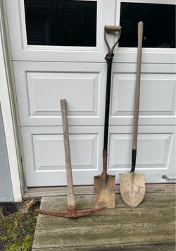 Shelves & pick axe