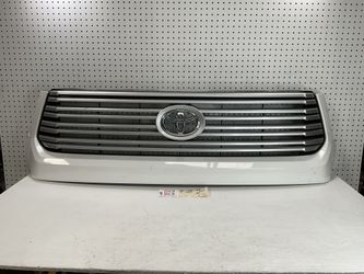2013 2018 TOYOTA TUNDRA RADIATOR GRILLE OEM 53100 0C310