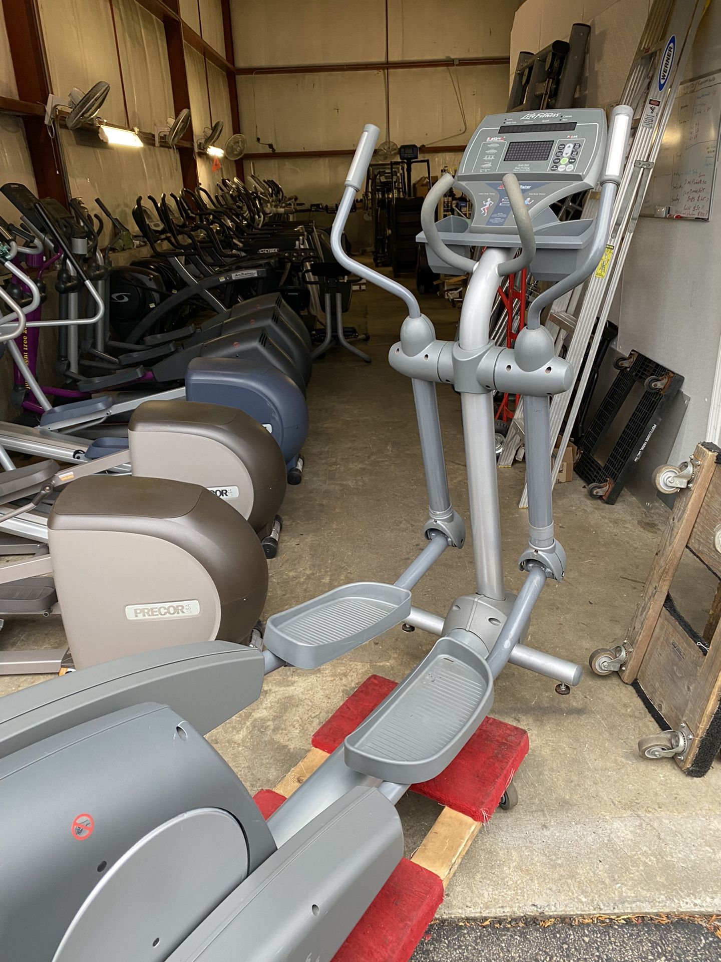 Lifefitness Club Series Elliptical 