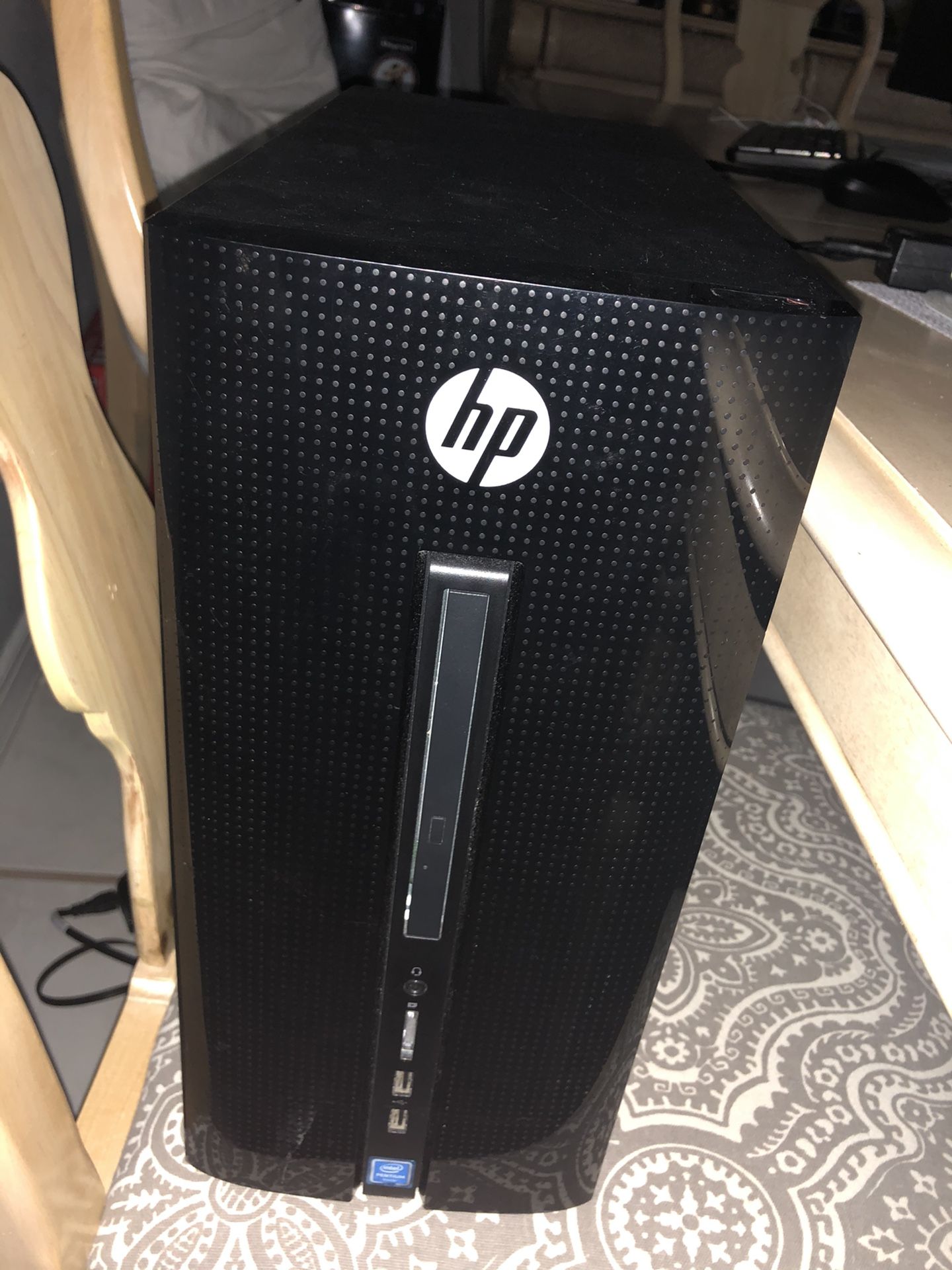 HP Computer with keyboard and mouse