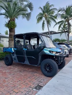 LIKE NEW & UPGRADED 2023 CAN AM DEFENDER XT HD10 6-SEATER