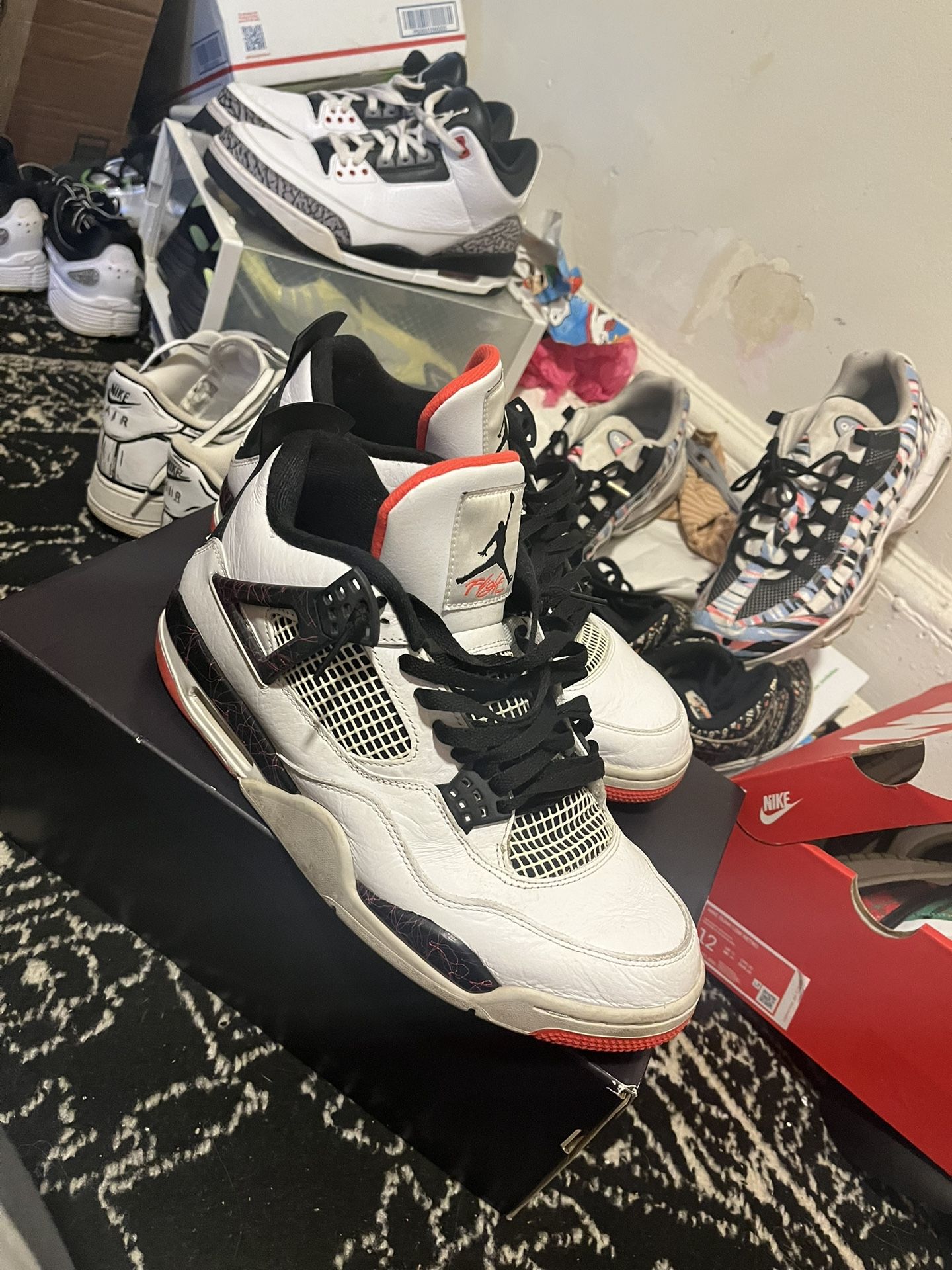 Jordan 4s