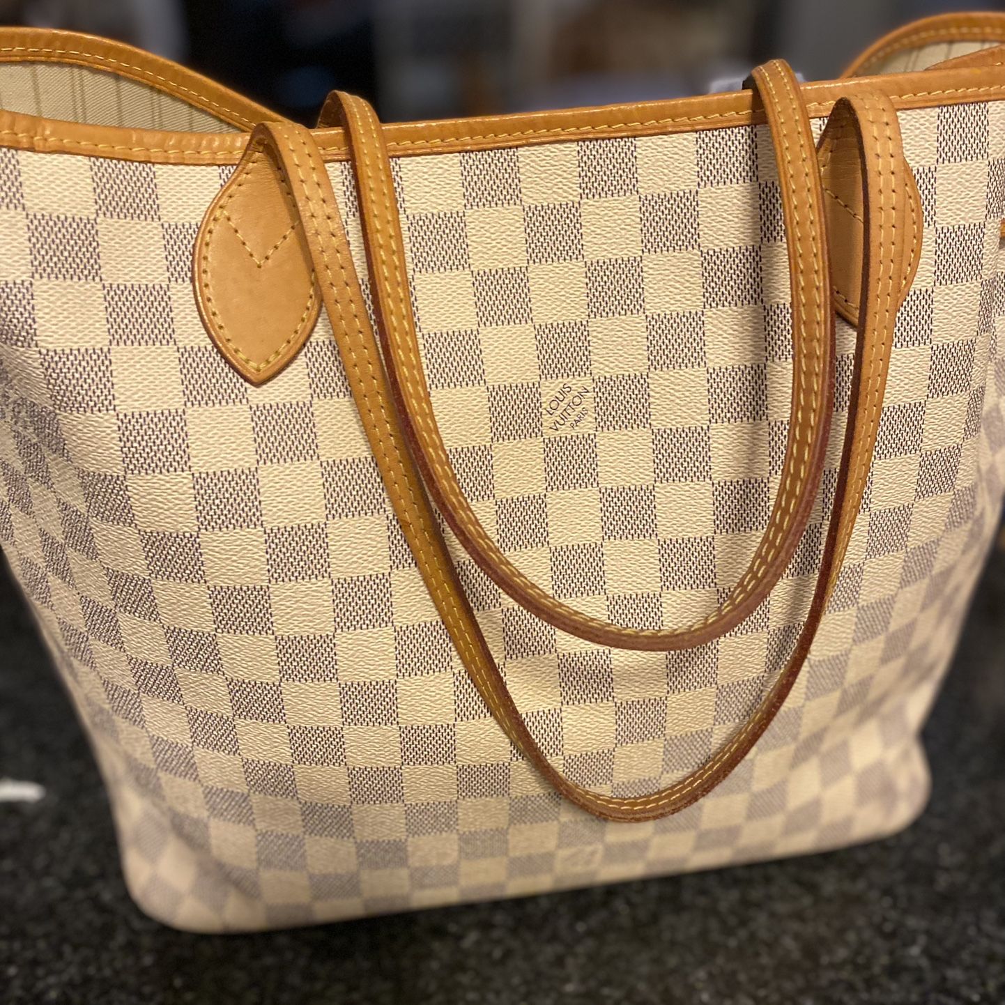 LV Large Tote With Pouch And COA for Sale in Overbrook, WV - OfferUp