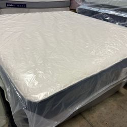 King Mattress Stearns And Foster Display 