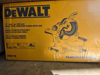 DeWalt DWS779 12" Double Bevel Sliding Miter Saw
