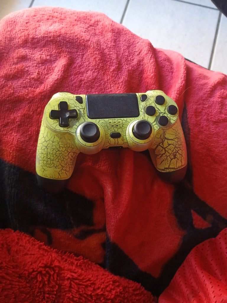 PS4 Controller