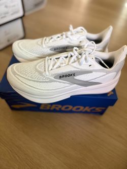 Brooks Revel 9 Women's 10 B - White/Grey/Black - Brand New in Box
