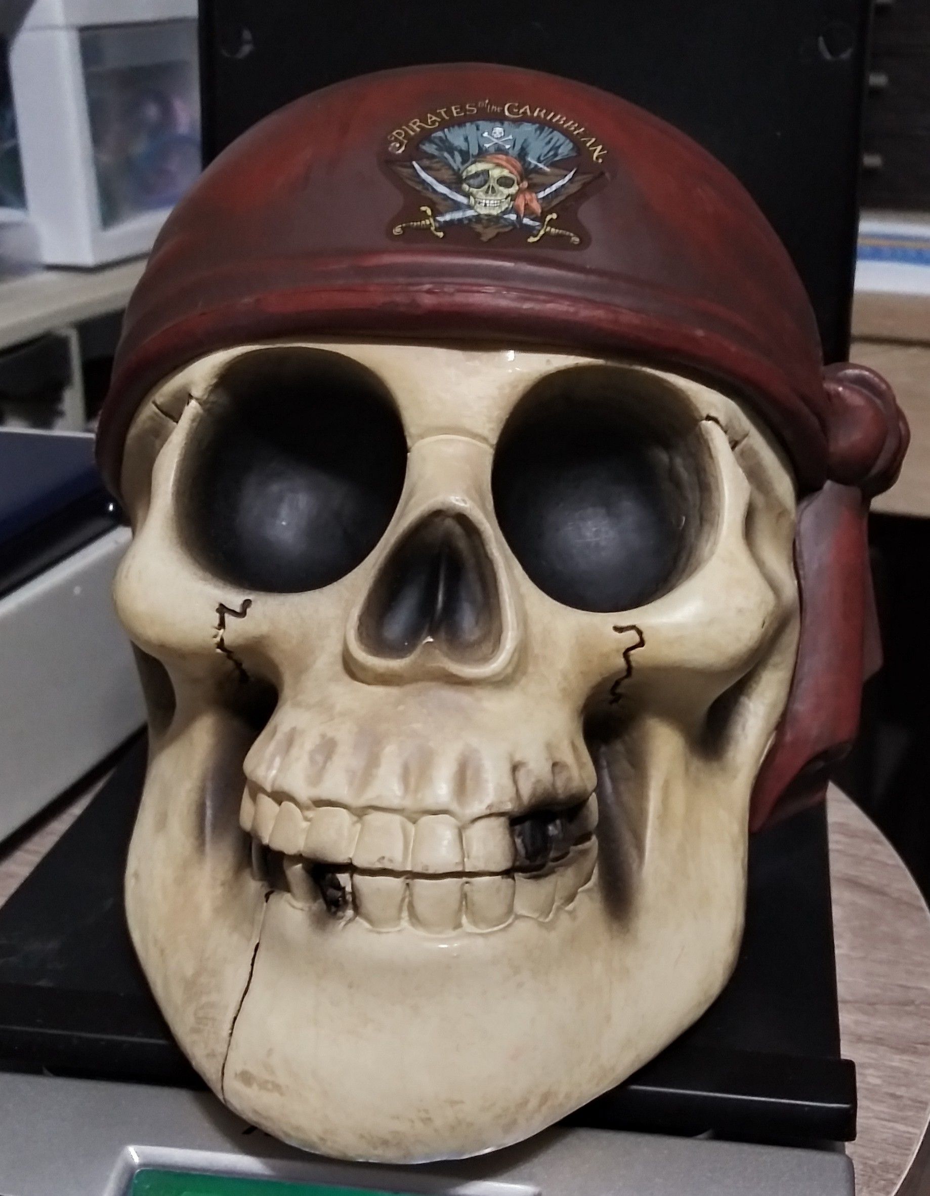 Pirates of the Caribbean Skull