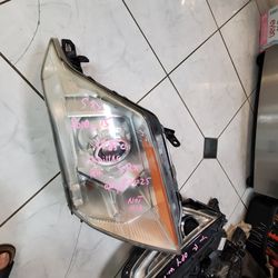 2015 Cadillac SRX Right Headlight 