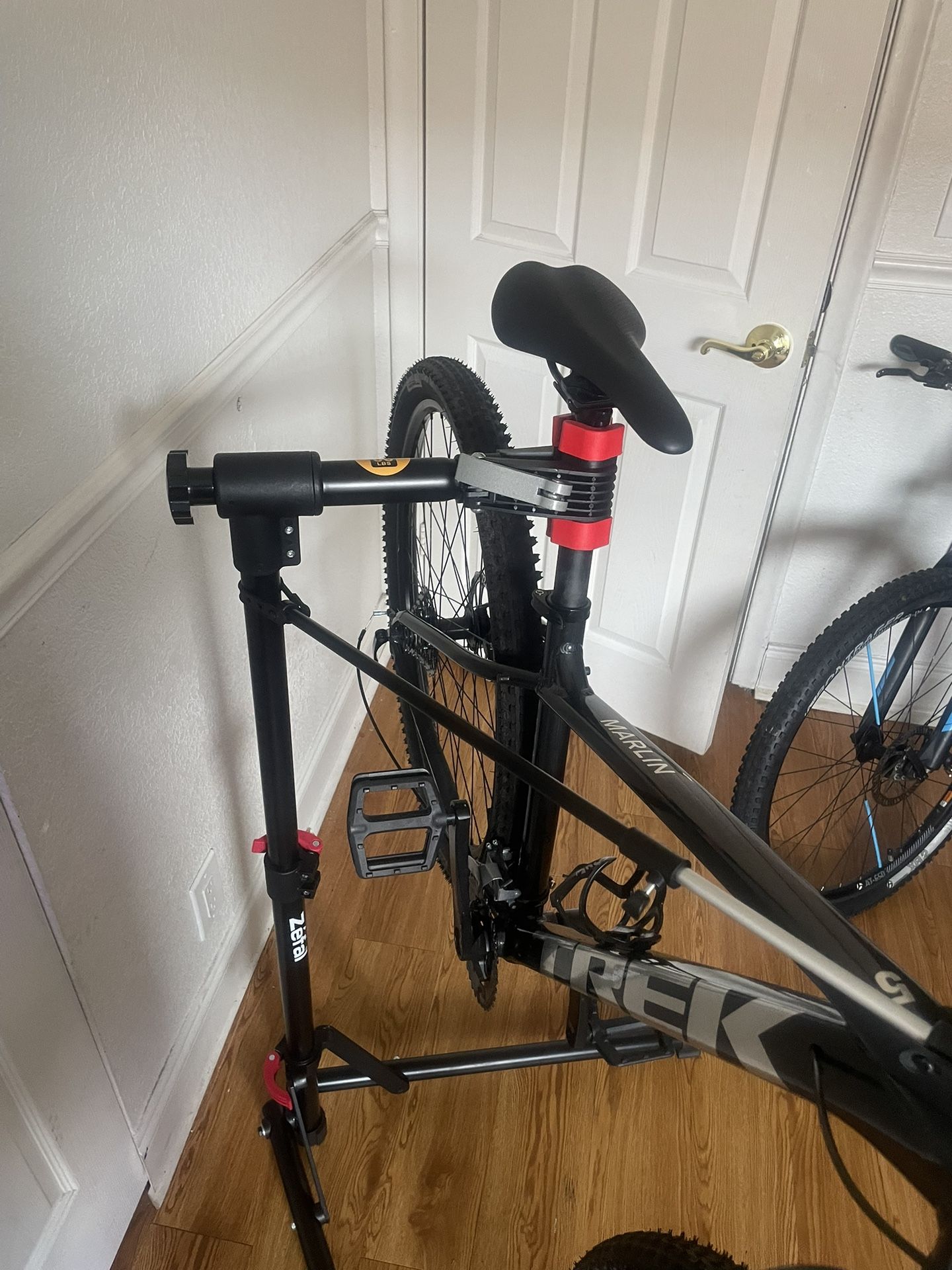 Bike Repair Stand. for Sale in Pompano Beach, FL OfferUp